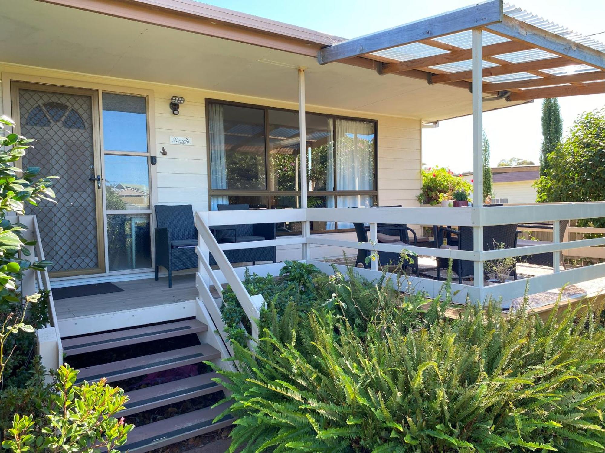 Parnella - Pet Friendly Holiday home St Helens